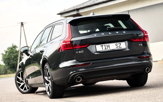 Volvo V60 cena 96800 przebieg: 152000, rok produkcji 2019 z Wyszogród małe 379